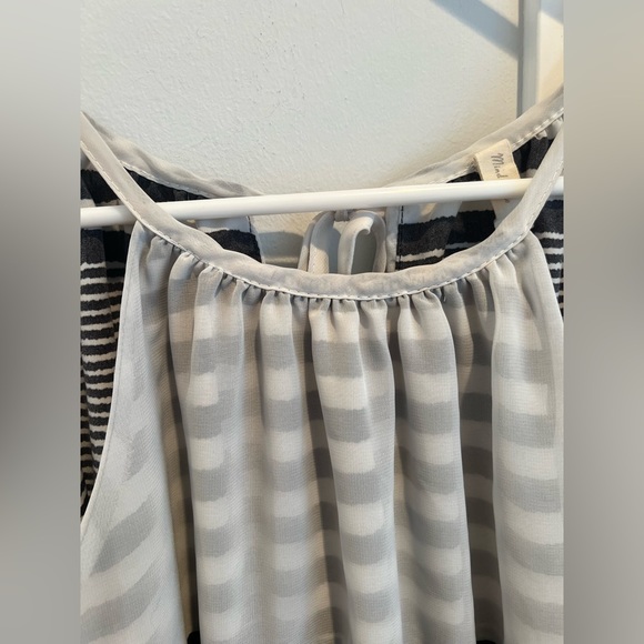 Mind Code black and white striped halter top, size Large - Picture 3 of 7